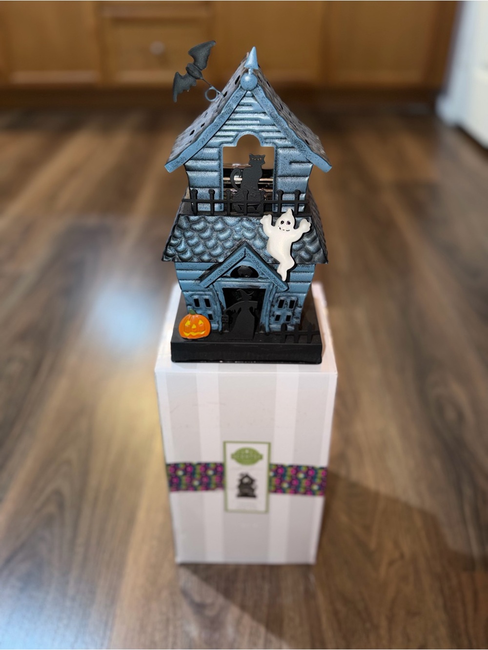 Scentsy Haunting Good Time Halloween Warmer | Metal Haunted House Wax Melt